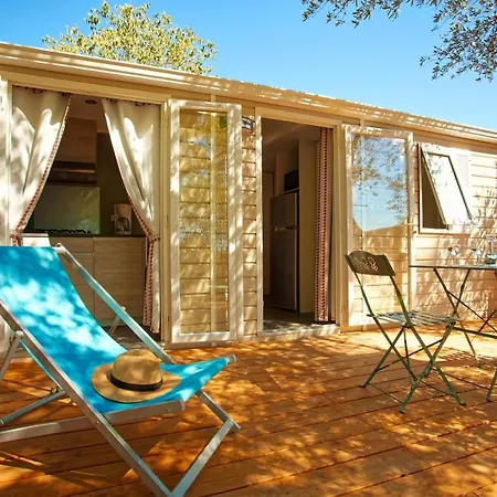 Camping L'olivier * Junas