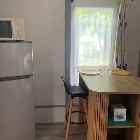 Camping L'olivier Campsite Junas