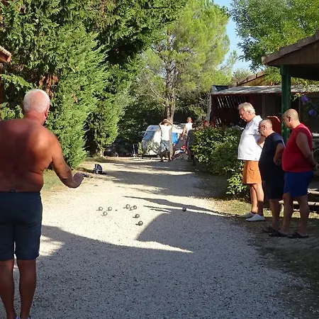 Camping L'olivier * Junas