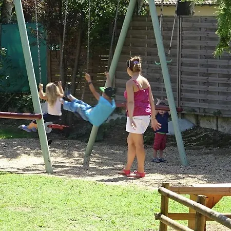 Camping L'olivier Campsite Junas